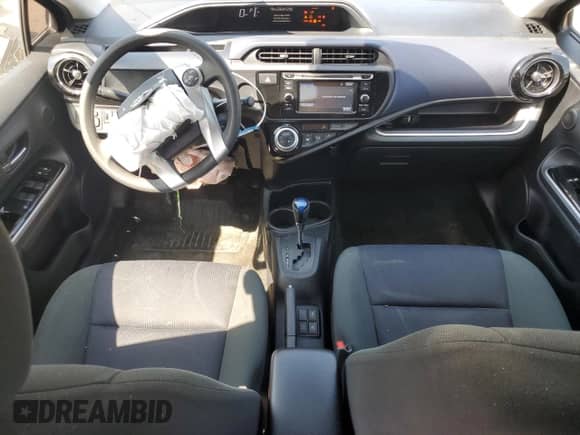 2016 Toyota Prius One z VIN JTDKDTB35G1130396, wystawiony jako Copart lot #80452205 z przebiegiem 115 141 mil mil oraz Szkoda całkowita • Salvage title. Historia ofert i sprzedaży dostępna na DreamBid. Obrazek 8.