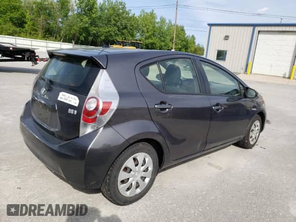 2014 Toyota Prius One z VIN JTDKDTB3XE1568036, wystawiony jako Copart lot #58629005 z przebiegiem 164 552 mil mil oraz Czysty tytuł • Clean title. Historia ofert i sprzedaży dostępna na DreamBid. Obrazek 3.