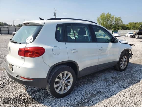 2017 Volkswagen Tiguan S с VIN WVGAV7AX6HK049404, выставлен на аукционе Copart как лот 69989865 с пробегом 93 717 миль миль и Списание • Salvage title. История ставок и продаж доступна на DreamBid. Изображение 3.