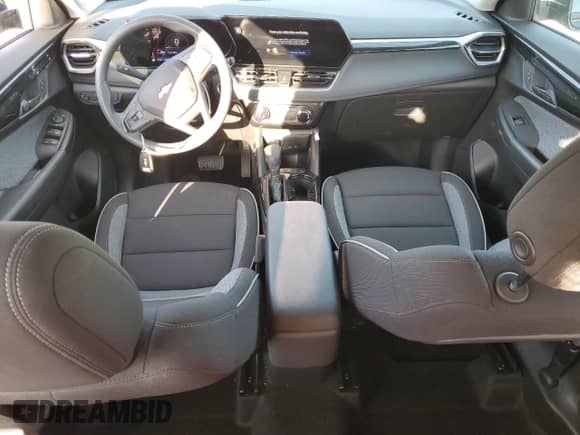 2025 Chevrolet TrailBlazer LT with VIN KL79MRSL5SB156529, listed as a Copart auction lot 81986115 with 12,131 mi miles and Salvage title. Bid and sale history available at DreamBid. Image 8.