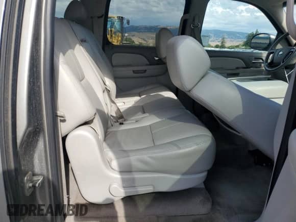 2009 Chevrolet Suburban 2LT с VIN 1GNFK26329R168062, выставлен на аукционе Copart как лот 83852485 с пробегом 194 226 миль миль и Чистый • Clean title. История ставок и продаж доступна на DreamBid. Изображение 11.