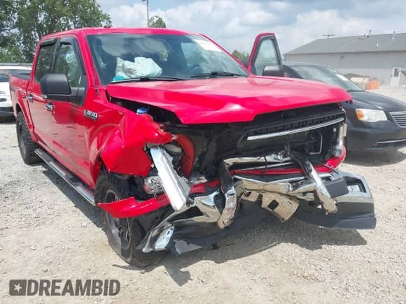 2018 Ford F-150 XL z VIN 1FTEW1EB3JFC30554, wystawiony jako IAAI lot #42627335 z przebiegiem 100 000 mil mil oraz . Historia ofert i sprzedaży dostępna na DreamBid. Obrazek 6.