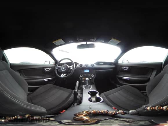 2019 Ford Mustang EcoBoost z VIN 1FA6P8TH2K5192524, wystawiony jako IAAI lot #41882260 z przebiegiem 82 039 mil mil oraz . Historia ofert i sprzedaży dostępna na DreamBid. Obrazek 20.