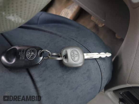 2011 Toyota Sienna SE z VIN 5TDXK3DC3BS143331, wystawiony jako IAAI lot #41758043 z przebiegiem 215 490 mil mil oraz . Historia ofert i sprzedaży dostępna na DreamBid. Obrazek 11.