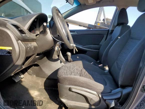 2017 Hyundai Accent SE с VIN KMHCT5AE6HU320354, выставлен на аукционе Copart как лот 81527235 с пробегом 89 384 миль миль и Списание • Salvage title. История ставок и продаж доступна на DreamBid. Изображение 7.