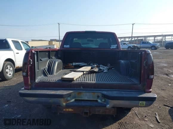 1995 GMC Sierra 1500 z VIN 2GTEC19K1S1571236, wystawiony jako IAAI lot #42096998 z przebiegiem 195 722 mil mil oraz . Historia ofert i sprzedaży dostępna na DreamBid. Obrazek 16.