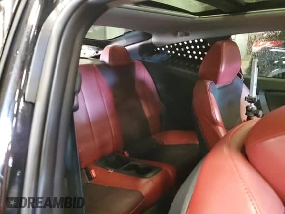 2012 Hyundai Veloster w/Gray Int z VIN KMHTC6AD3CU052773, wystawiony jako Copart lot #70096015 z przebiegiem 154 233 mil mil oraz Czysty tytuł • Clean title. Historia ofert i sprzedaży dostępna na DreamBid. Obrazek 10.