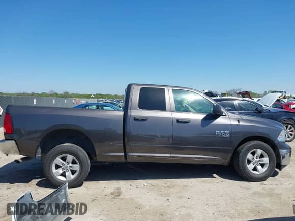 2020 Ram 1500 Tradesman z VIN 1C6RR6FG7LS153348, wystawiony jako IAAI lot #41977543 z przebiegiem 69 604 mil mil oraz . Historia ofert i sprzedaży dostępna na DreamBid. Obrazek 13.