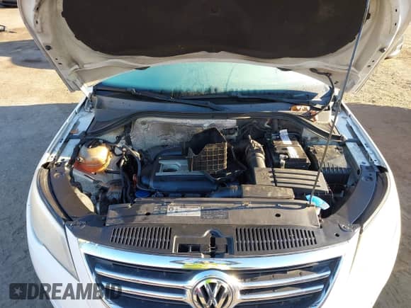 2011 Volkswagen Tiguan S с VIN WVGBV7AXXBW511502, выставлен на аукционе IAAI как лот 43421328 с пробегом 195 131 миль миль и . История ставок и продаж доступна на DreamBid. Изображение 10.