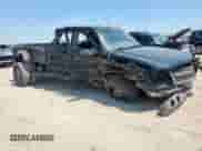 2003 Chevrolet Silverado 3500 LT z VIN 1GCJK33103F128132, wystawiony jako Copart lot #68076515 z przebiegiem 223 783 mil mil oraz Szkoda całkowita • Salvage title. Historia ofert i sprzedaży dostępna na DreamBid. Obrazek 4.