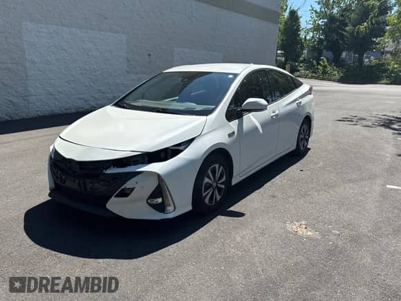 2018 Toyota Prius Plus z VIN JTDKARFP6J3073923, wystawiony jako Copart lot #68948185 z przebiegiem 119 620 mil mil oraz Szkoda całkowita • Salvage title. Historia ofert i sprzedaży dostępna na DreamBid. Obrazek 2.