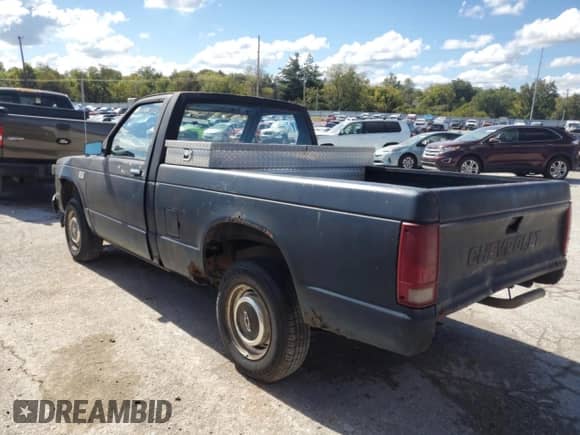 1988 Chevrolet S-10 с VIN 1GCBS14EXJ2211002, выставлен на аукционе Copart как лот 86115435 с пробегом 221 077 миль миль и На запчасти • Non repairable. История ставок и продаж доступна на DreamBid. Изображение 2.