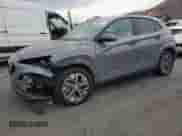 2023 Hyundai Kona SE с VIN KM8K23AG4PU183823, выставлен на аукционе Copart как лот 70840405 с пробегом 69 856 миль миль и Списание • Salvage title. История ставок и продаж доступна на DreamBid. Изображение 1.