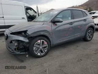2023 Hyundai Kona SE с VIN KM8K23AG4PU183823, выставлен на аукционе Copart как лот 70840405 с пробегом 69 856 миль миль и Списание • Salvage title. История ставок и продаж доступна на DreamBid. Изображение 1.