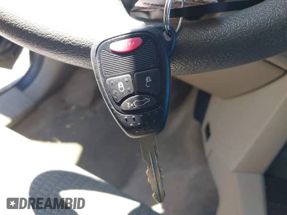 2006 Jeep Commander with VIN 1J8HH48K96C176263, listed as a IAAI auction lot 41843558 with 172,157 mi miles and . Bid and sale history available at DreamBid. Image 11.