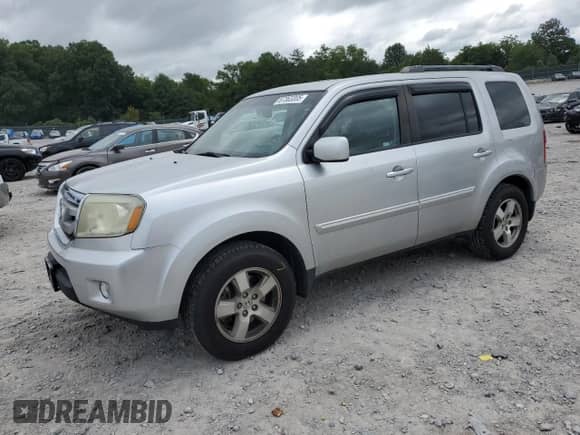 2011 Honda Pilot EX-L z VIN 5FNYF3H69BB036401, wystawiony jako Copart lot #67363305 z przebiegiem 226 049 mil mil oraz Czysty tytuł • Clean title. Historia ofert i sprzedaży dostępna na DreamBid. Obrazek 1.