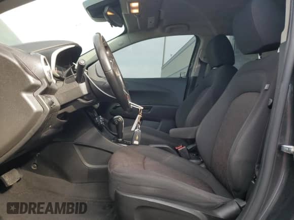 2017 Chevrolet Sonic LT с VIN 1G1JD6SB5H4170927, выставлен на аукционе Copart как лот 85540045 с пробегом 82 806 миль миль и Списание • Salvage title. История ставок и продаж доступна на DreamBid. Изображение 7.