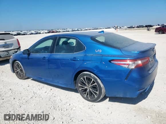 2020 Toyota Camry SE z VIN 4T1G11AK6LU302595, wystawiony jako Copart lot #85902375 z przebiegiem 62 132 mil mil oraz Szkoda całkowita • Salvage title. Historia ofert i sprzedaży dostępna na DreamBid. Obrazek 2.