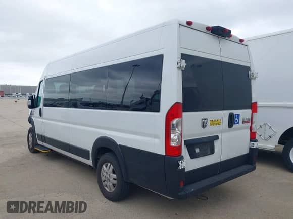 2020 Ram ProMaster z VIN 3C6URVUG1LE113972, wystawiony jako IAAI lot #42729990 z przebiegiem 45 177 mil mil oraz . Historia ofert i sprzedaży dostępna na DreamBid. Obrazek 3.