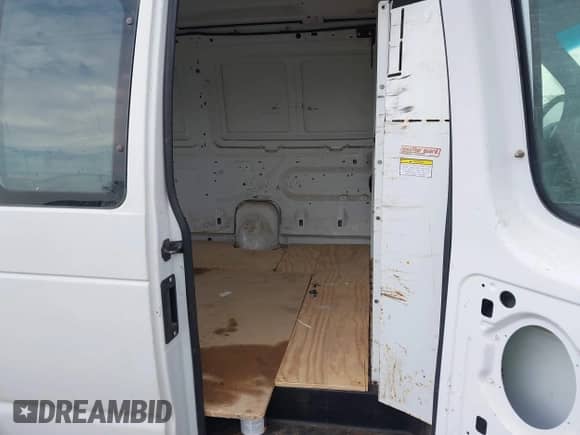 2002 Ford Econoline Cargo z VIN 1FTNE24L92HB25610, wystawiony jako IAAI lot #43459276 z przebiegiem 37 961 mil mil oraz . Historia ofert i sprzedaży dostępna na DreamBid. Obrazek 8.