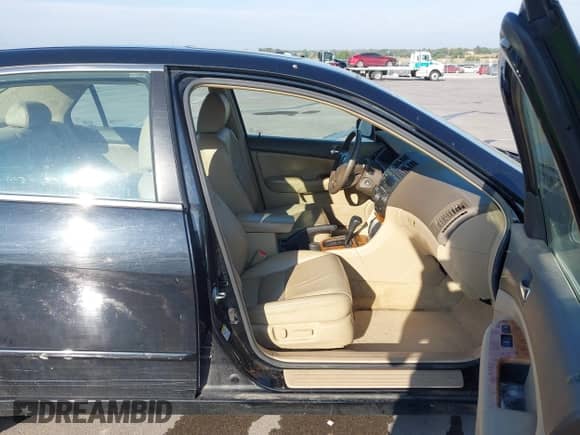 2004 Honda Accord EX with VIN 1HGCM66514A085603, listed as a IAAI auction lot 43258678 with 59,245 mi miles and . Bid and sale history available at DreamBid. Image 5.