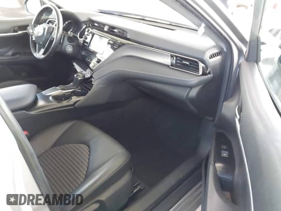 2019 Toyota Camry SE z VIN 4T1B11HKXKU835077, wystawiony jako IAAI lot #43440382 z przebiegiem 48 207 mil mil oraz . Historia ofert i sprzedaży dostępna na DreamBid. Obrazek 5.