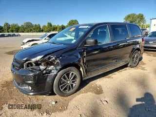 2015 Dodge Grand Caravan R/T with VIN 2C4RDGEG9FR635954, listed as a Copart auction lot 84585165 with 186,804 mi miles and Salvage title. Bid and sale history available at DreamBid. Image 1.
