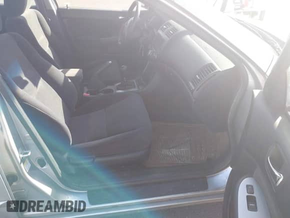 2003 Honda Accord EX z VIN JHMCM55623C068037, wystawiony jako IAAI lot #41216483 z przebiegiem 194 327 mil mil oraz . Historia ofert i sprzedaży dostępna na DreamBid. Obrazek 5.