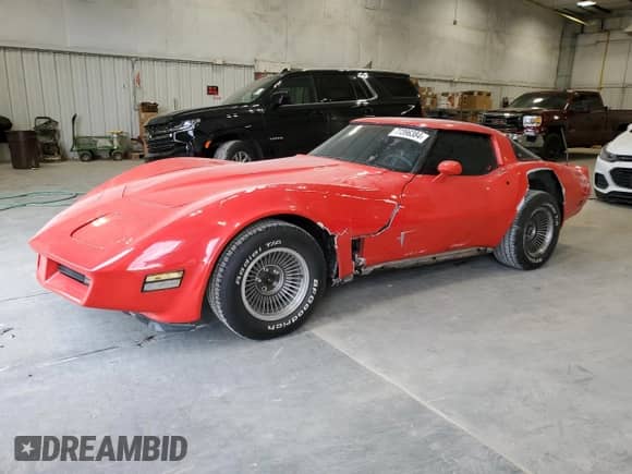 1982 Chevrolet Corvette z VIN 1G1AY0782C5117006, wystawiony jako Copart lot #77396384 z przebiegiem 96 508 mil mil oraz Czysty tytuł • Clean title. Historia ofert i sprzedaży dostępna na DreamBid. Obrazek 1.