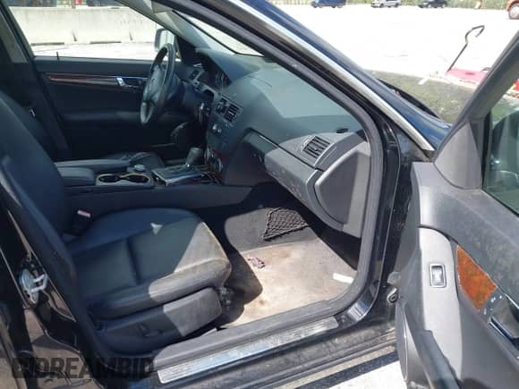 2008 Mercedes-Benz C 300 Sport with VIN WDDGF81X38F192455, listed as a IAAI auction lot 43479124 with 166,950 mi miles and . Bid and sale history available at DreamBid. Image 5.