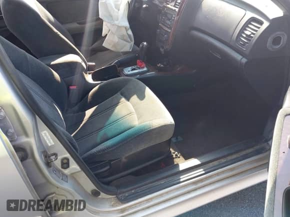 2004 Hyundai Sonata GLS z VIN KMHWF35H34A925246, wystawiony jako IAAI lot #42804083 z przebiegiem Nie podano mil oraz . Historia ofert i sprzedaży dostępna na DreamBid. Obrazek 5.