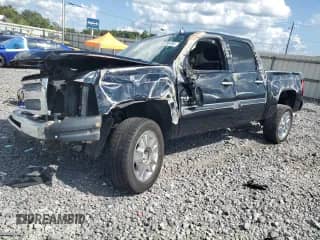2013 Chevrolet Silverado 1500 LT with VIN 3GCPCSE08DG371645, listed as a Copart auction lot 64758195 with 228,015 mi miles and Salvage title. Bid and sale history available at DreamBid. Image 1.