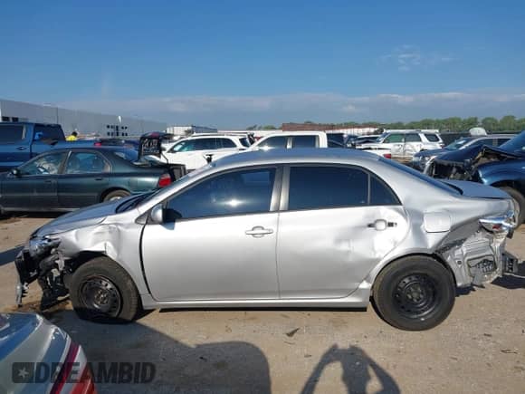 2011 Toyota Corolla S с VIN 2T1BU4EEXBC605225, выставлен на аукционе IAAI как лот 43126256 с пробегом 134 565 миль миль и . История ставок и продаж доступна на DreamBid. Изображение 14.