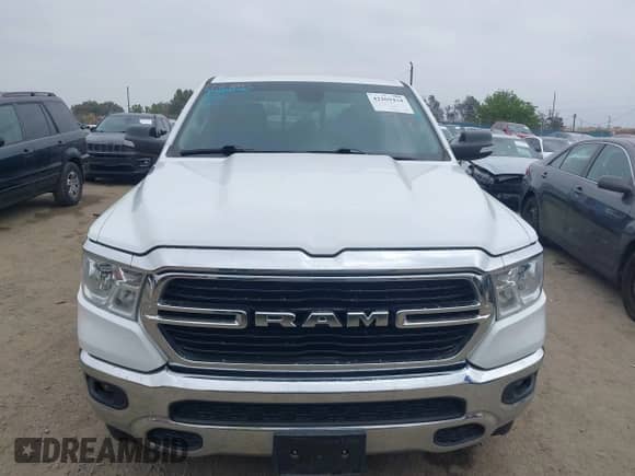 2020 Ram 1500 Big Horn z VIN 1C6RREFG3LN129718, wystawiony jako IAAI lot #42269424 z przebiegiem 97 387 mil mil oraz . Historia ofert i sprzedaży dostępna na DreamBid. Obrazek 13.