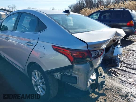 2019 Hyundai Accent SE с VIN 3KPC24A37KE039217, выставлен на аукционе IAAI как лот 41434682 с пробегом 149 943 миль миль и . История ставок и продаж доступна на DreamBid. Изображение 18.