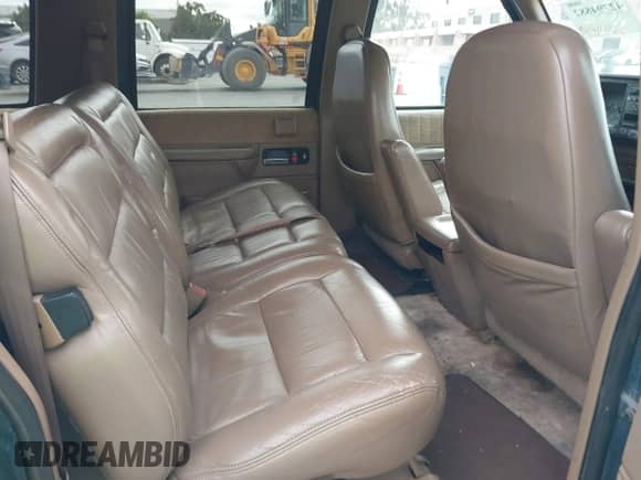1994 Chevrolet Suburban с VIN 1GNFK16KXRJ407549, выставлен на аукционе IAAI как лот 42794882 с пробегом 229 250 миль миль и . История ставок и продаж доступна на DreamBid. Изображение 8.