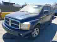 2005 Dodge Durango SLT z VIN 1D4HD48D35F532422, wystawiony jako IAAI lot #42331480 z przebiegiem 199 578 mil mil oraz . Historia ofert i sprzedaży dostępna na DreamBid. Obrazek 2.