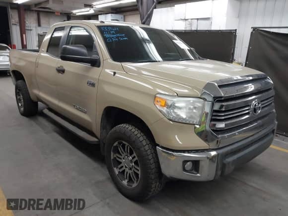 2017 Toyota Tundra SR5 with VIN 5TFRY5F18HX222592, listed as a IAAI auction lot 42213820 with 204,876 mi miles and . Bid and sale history available at DreamBid. Image 1.