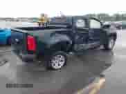 2015 Chevrolet Colorado 2WD LT z VIN 1GCGSBEAXF1181262, wystawiony jako IAAI lot #42418456 z przebiegiem 137 819 mil mil oraz . Historia ofert i sprzedaży dostępna na DreamBid. Obrazek 4.