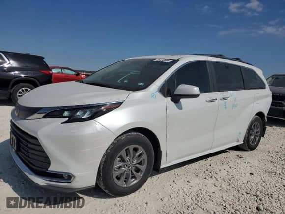 2024 Toyota Sienna XLE z VIN 5TDYRKEC1RS219079, wystawiony jako Copart lot #86458085 z przebiegiem 14 907 mil mil oraz Szkoda całkowita • Salvage title. Historia ofert i sprzedaży dostępna na DreamBid. Obrazek 1.