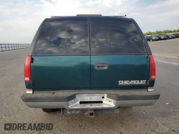 1998 Chevrolet Tahoe с VIN 1GNEK13R4WJ322201, выставлен на аукционе Copart как лот 64249464 с пробегом 241 168 миль миль и Списание • Salvage title. История ставок и продаж доступна на DreamBid. Изображение 6.