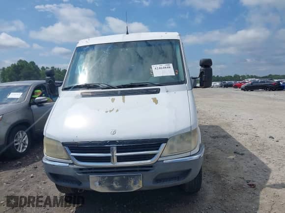 2005 Dodge Sprinter with VIN WD2PD644755737594, listed as a IAAI auction lot 42464848 with 420,050 mi miles and . Bid and sale history available at DreamBid. Image 12.