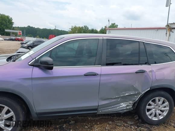 2019 Honda Pilot LX z VIN 5FNYF5H14KB016721, wystawiony jako IAAI lot #43139136 z przebiegiem 111 555 mil mil oraz . Historia ofert i sprzedaży dostępna na DreamBid. Obrazek 15.