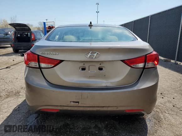2011 Hyundai Elantra GLS z VIN 5NPDH4AE4BH026442, wystawiony jako Copart lot #53653485 z przebiegiem 238 118 mil mil oraz Czysty tytuł • Clean title. Historia ofert i sprzedaży dostępna na DreamBid. Obrazek 6.