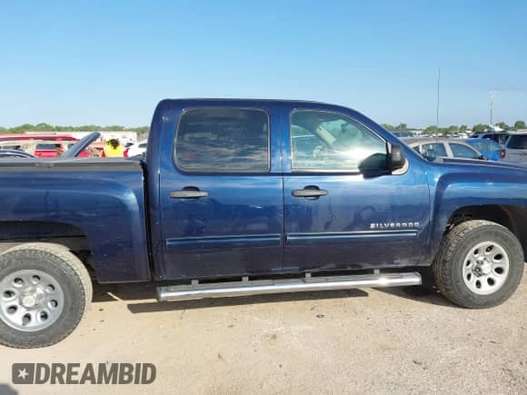 2009 Chevrolet Silverado 1500 LT with VIN 3GCEC23CX9G281232, listed as a IAAI auction lot 42968901 with 180,680 mi miles and . Bid and sale history available at DreamBid. Image 13.