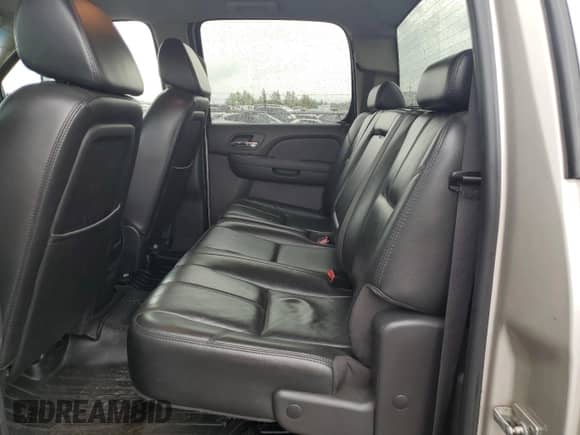 2007 Chevrolet Silverado 2500HD 2LT z VIN 1GCHK23697F504854, wystawiony jako Copart lot #58057985 z przebiegiem 269 143 mil mil oraz Szkoda całkowita • Salvage title. Historia ofert i sprzedaży dostępna na DreamBid. Obrazek 10.