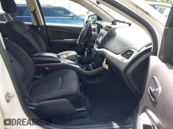 2020 Dodge Journey SE Value with VIN 3C4PDCAB7LT260441, listed as a IAAI auction lot 42917125 with 71,791 mi miles and . Bid and sale history available at DreamBid. Image 5.