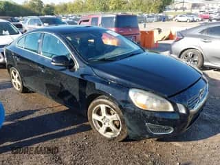 2012 Volvo S60 T5 с VIN YV1622FS1C2048425, выставлен на аукционе IAAI как лот 43324845 с пробегом 250 499 миль миль и . История ставок и продаж доступна на DreamBid. Изображение 1.