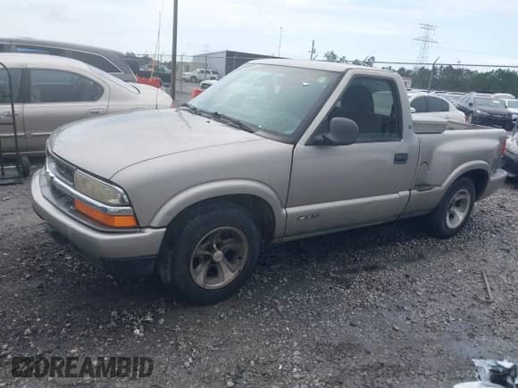 1998 Chevrolet S-10 LS с VIN 1GCCS1446W8190522, выставлен на аукционе IAAI как лот 42422553 с пробегом 229 303 миль миль и . История ставок и продаж доступна на DreamBid. Изображение 2.