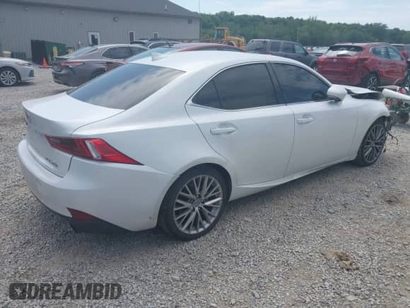 2014 Lexus IS 250 с VIN JTHCF1D26E5015446, выставлен на аукционе IAAI как лот 42916639 с пробегом 178 684 миль миль и . История ставок и продаж доступна на DreamBid. Изображение 4.